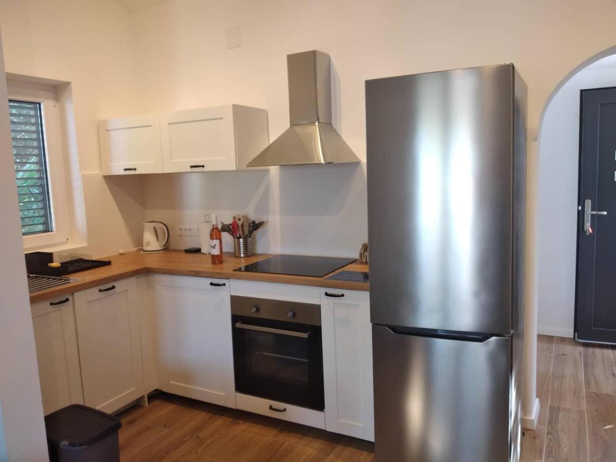 Apartmani Luni Premantura Exteriér fotografie