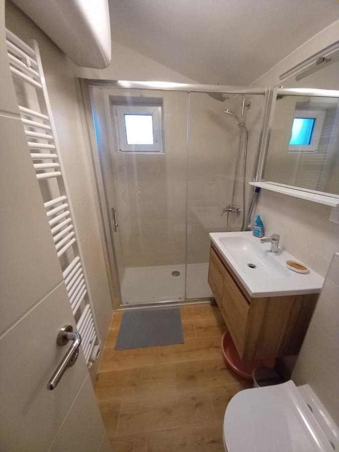 Apartmani Luni Premantura Exteriér fotografie