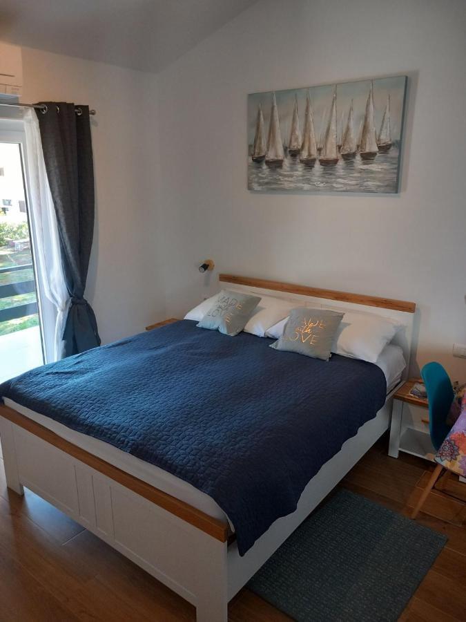 Apartmani Luni Premantura Exteriér fotografie